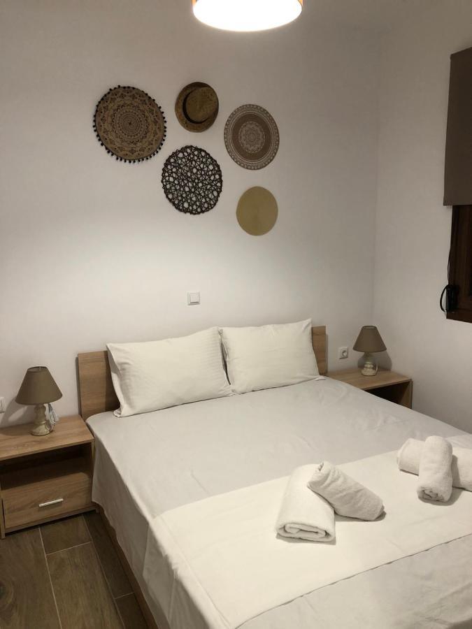 Mad'S Villas Néa Péramos Exterior foto
