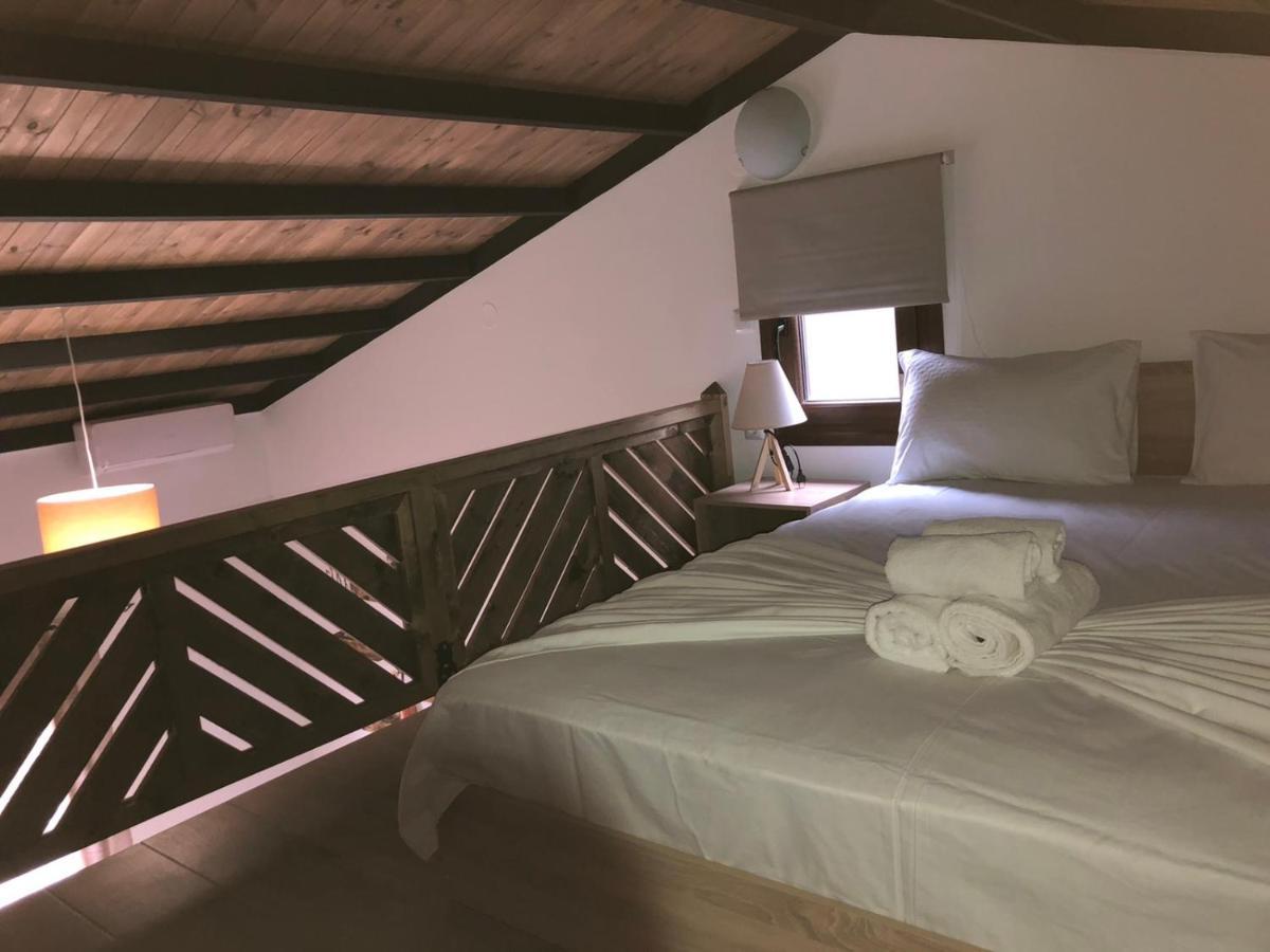 Mad'S Villas Néa Péramos Exterior foto