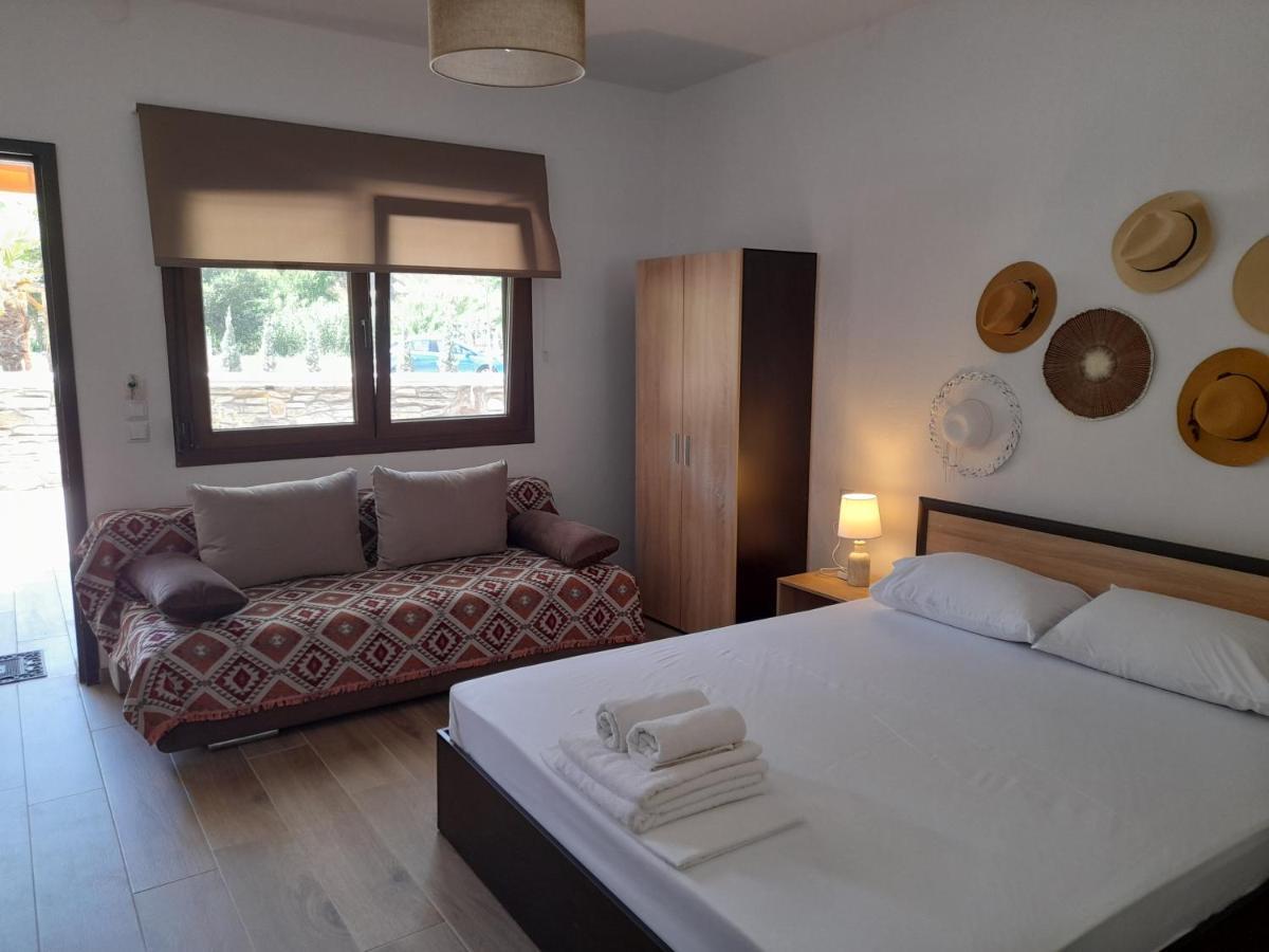 Mad'S Villas Néa Péramos Quarto foto