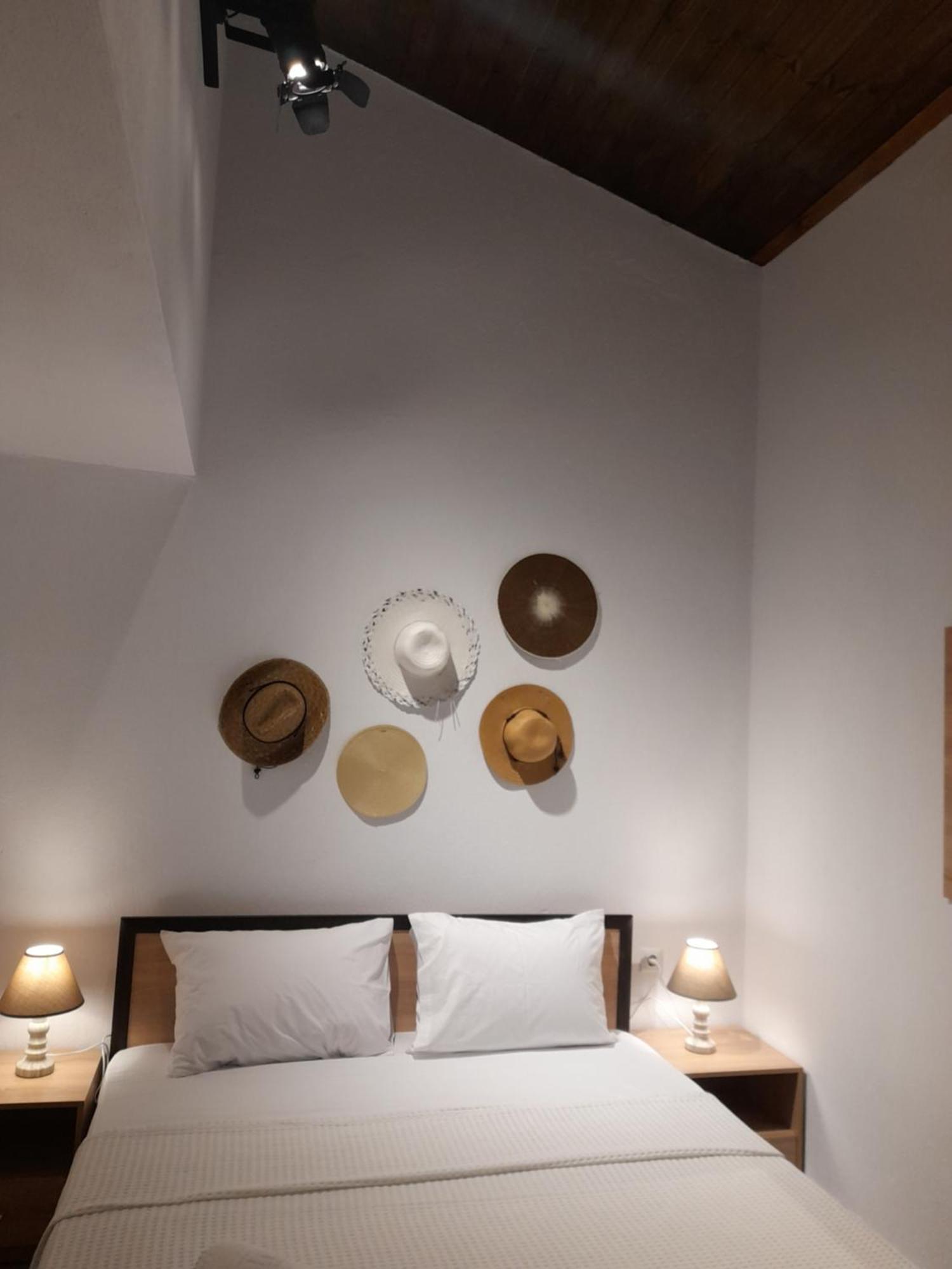 Mad'S Villas Néa Péramos Quarto foto